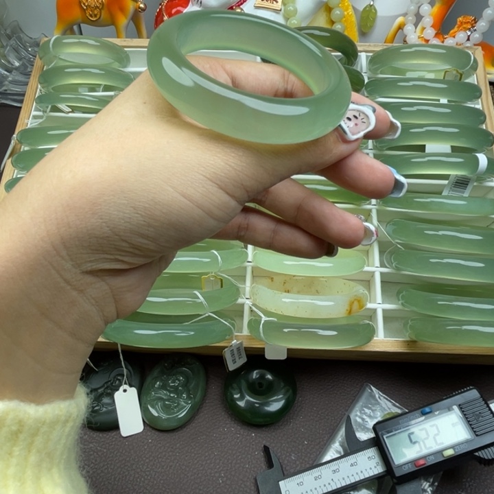 小****岫玉未镶嵌手镯岫玉手镯