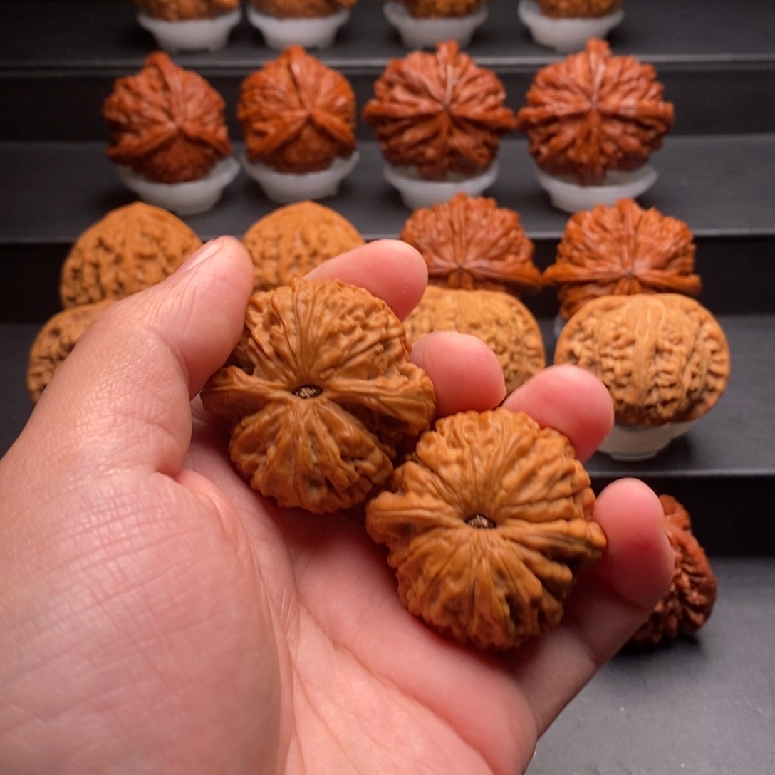 文玩核桃把件?**d核为贵