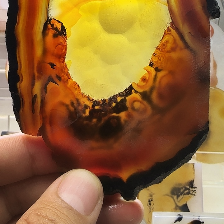 玛瑙/玉髓未镶嵌珠宝奇石