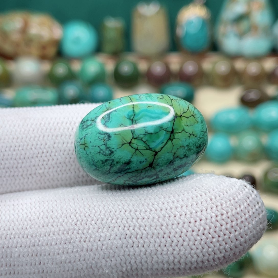 未镶嵌绿松石颈饰