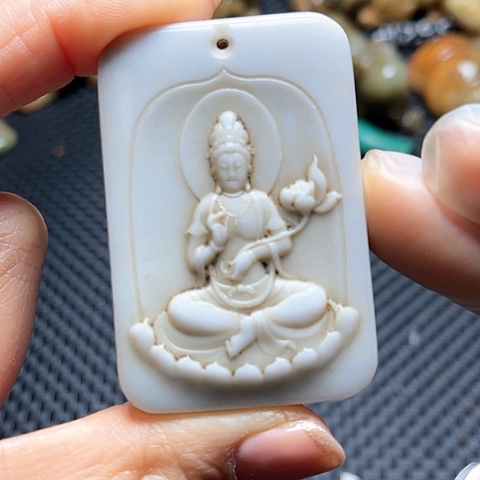 白玉菩提吊坠摆件