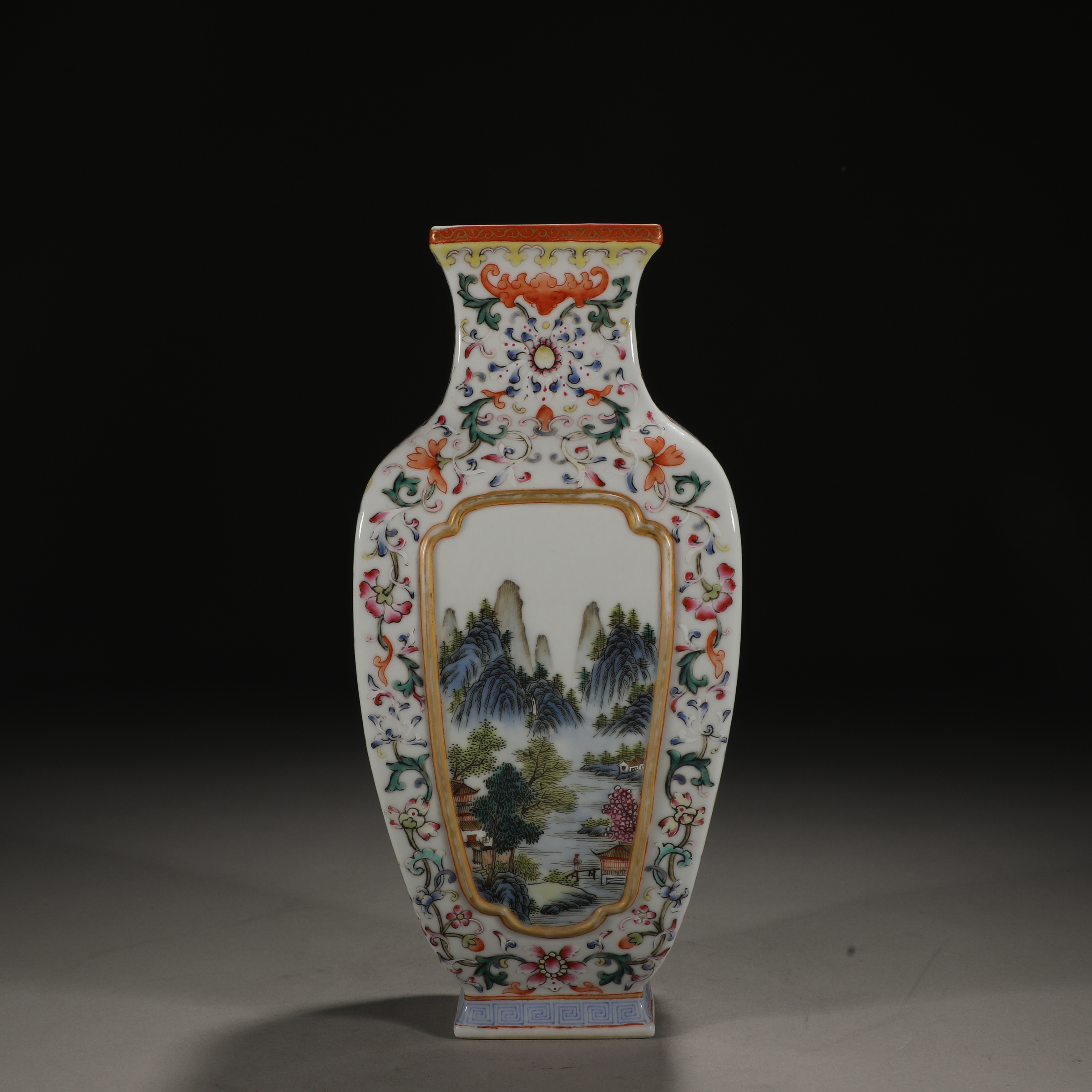 清 粉彩山水诗文四方瓶