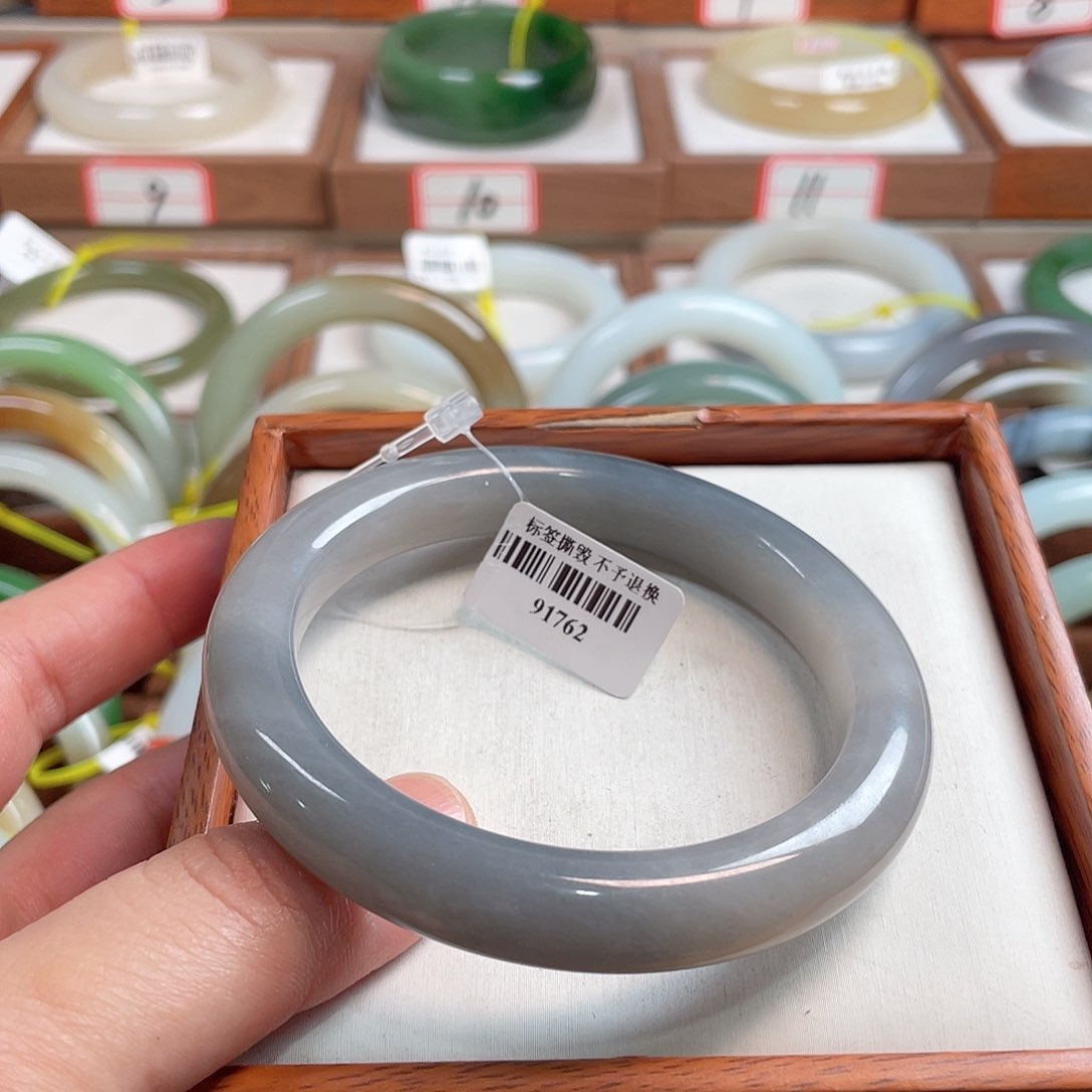 【闪购商品】和田玉未镶嵌手镯60.4