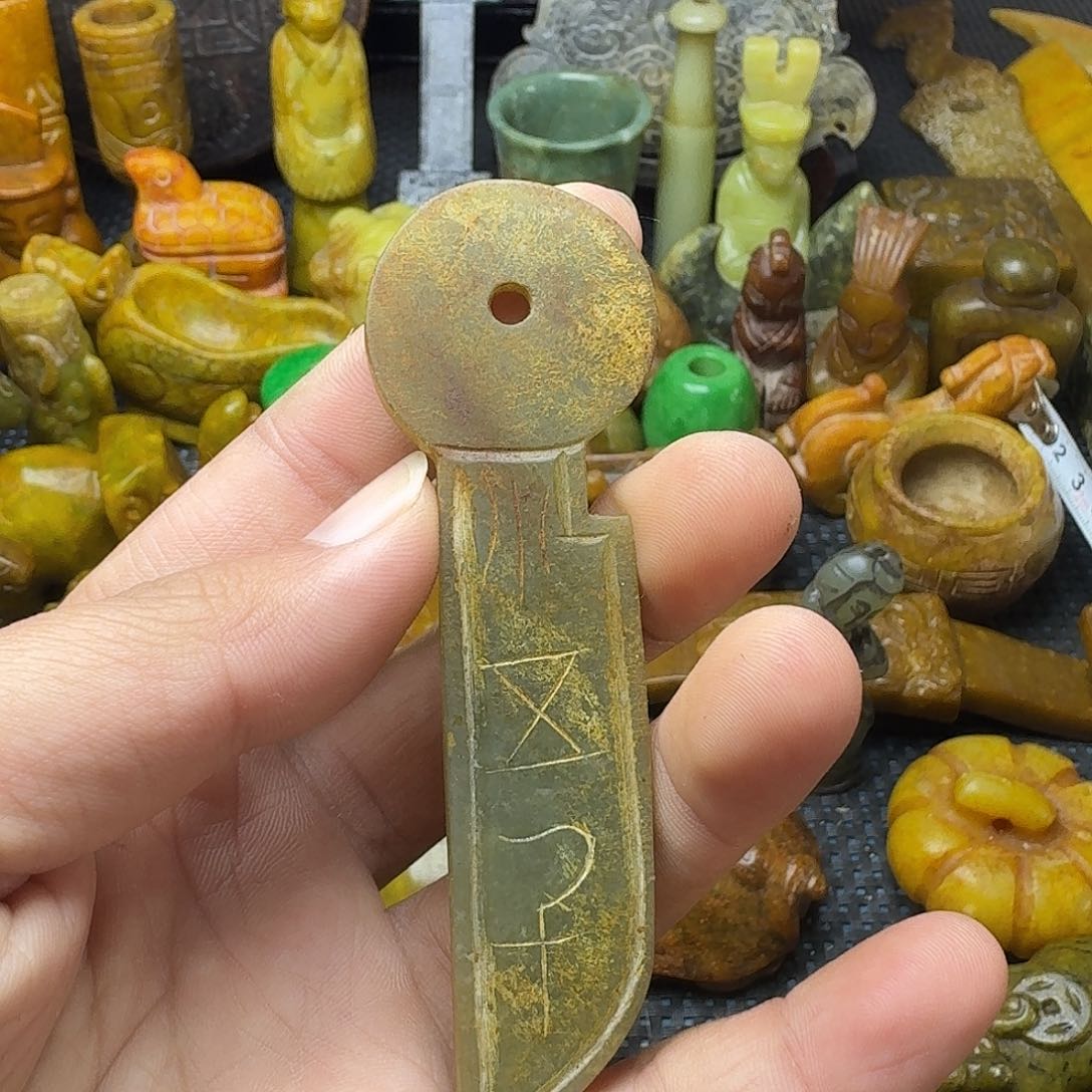 白玉菩提吊坠。。。