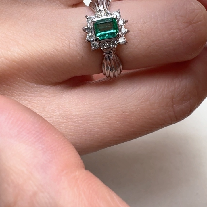 祖母绿戒指未镶嵌