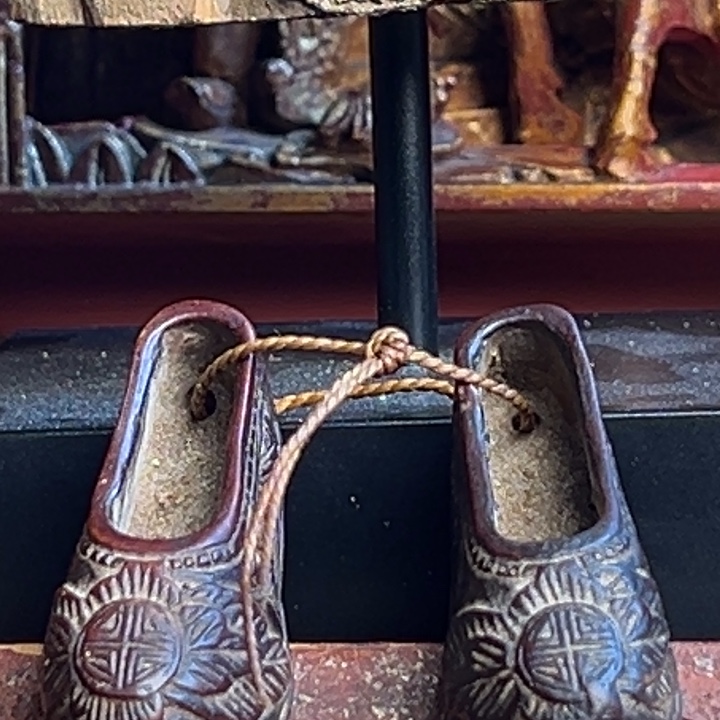 坚***@木骨头木雕鞋子摆件