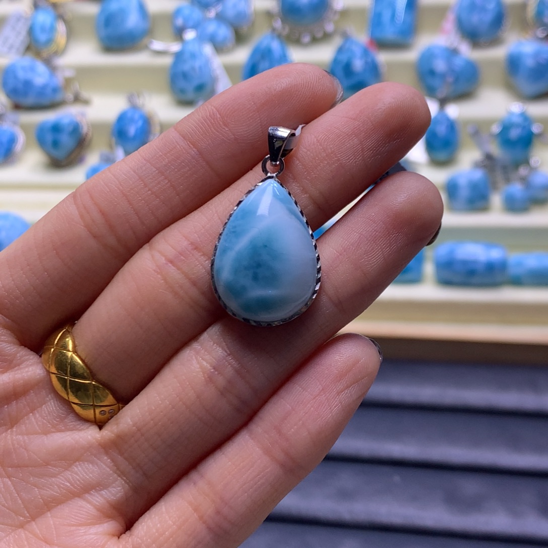 针钠钙石（海纹石）未镶嵌颈饰水滴吊坠色差略异