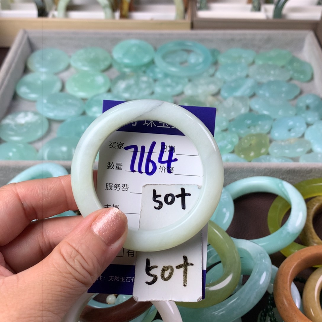 蛇纹石玉手镯未镶嵌7164