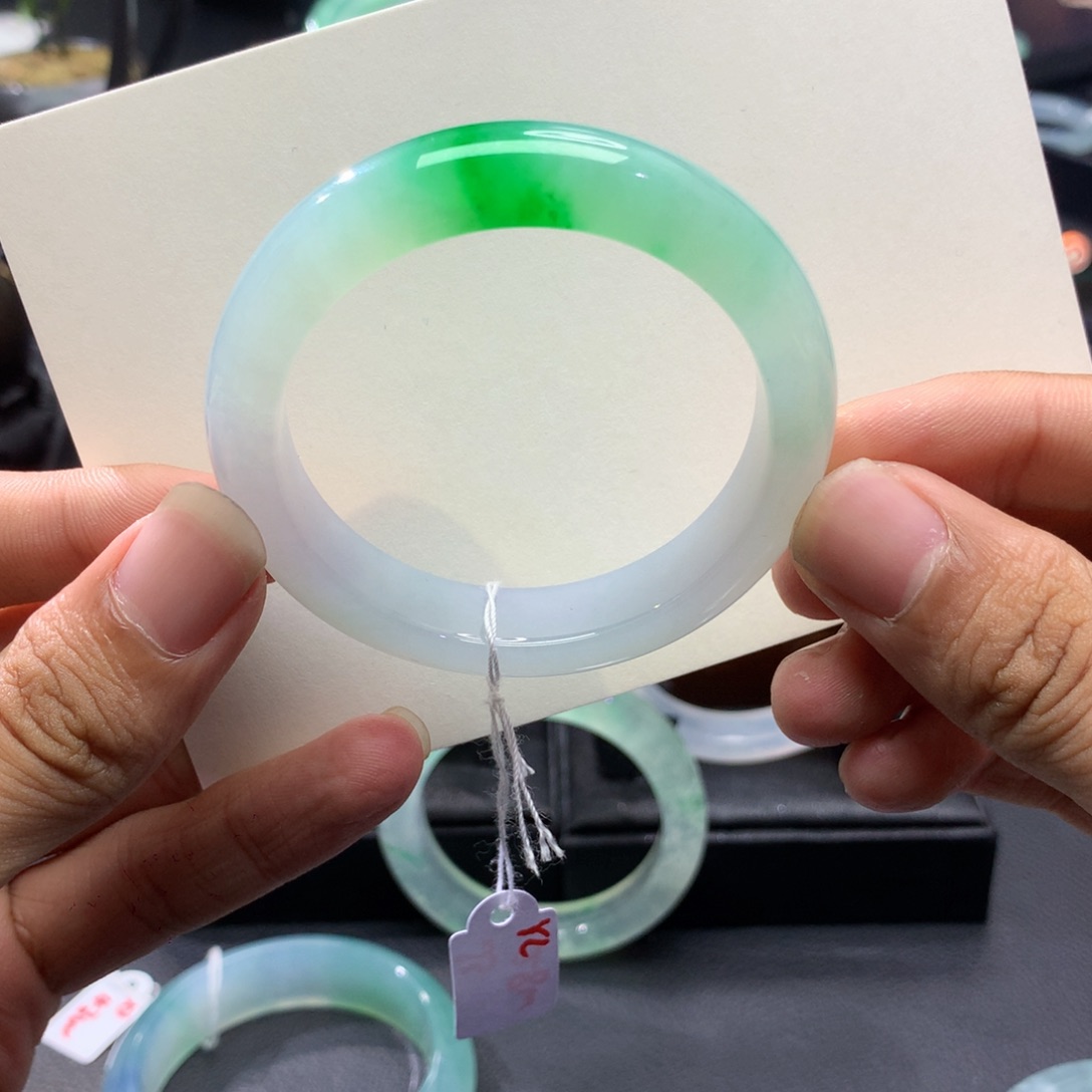 翡翠未镶嵌手镯推荐