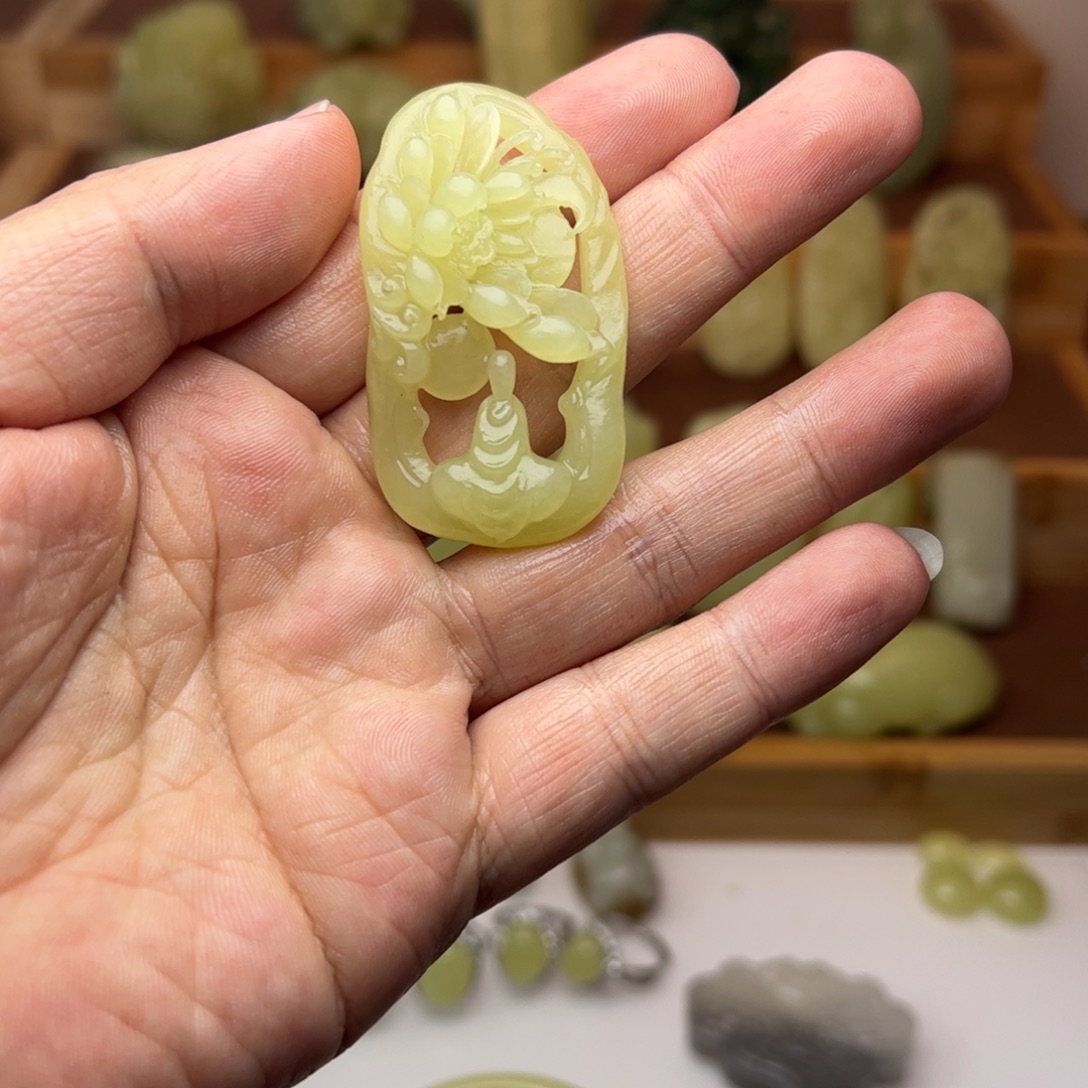 和田玉（黄玉）未镶嵌颈饰