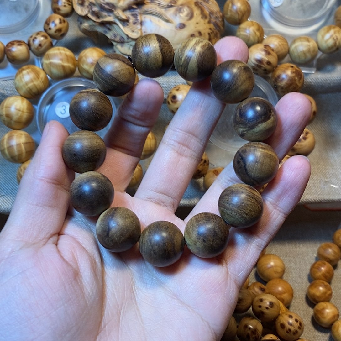 柏木（崖柏）粗抛贡木1.8