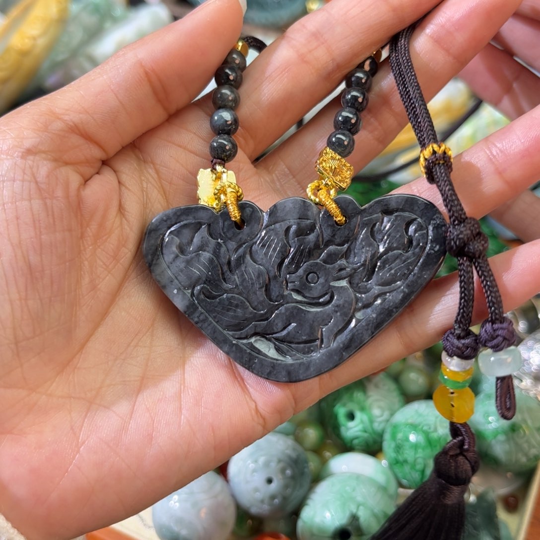 翡翠颈饰未镶嵌待编款