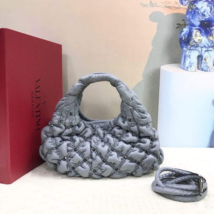 95新/华伦天奴/C14033784868/[251204zbb]