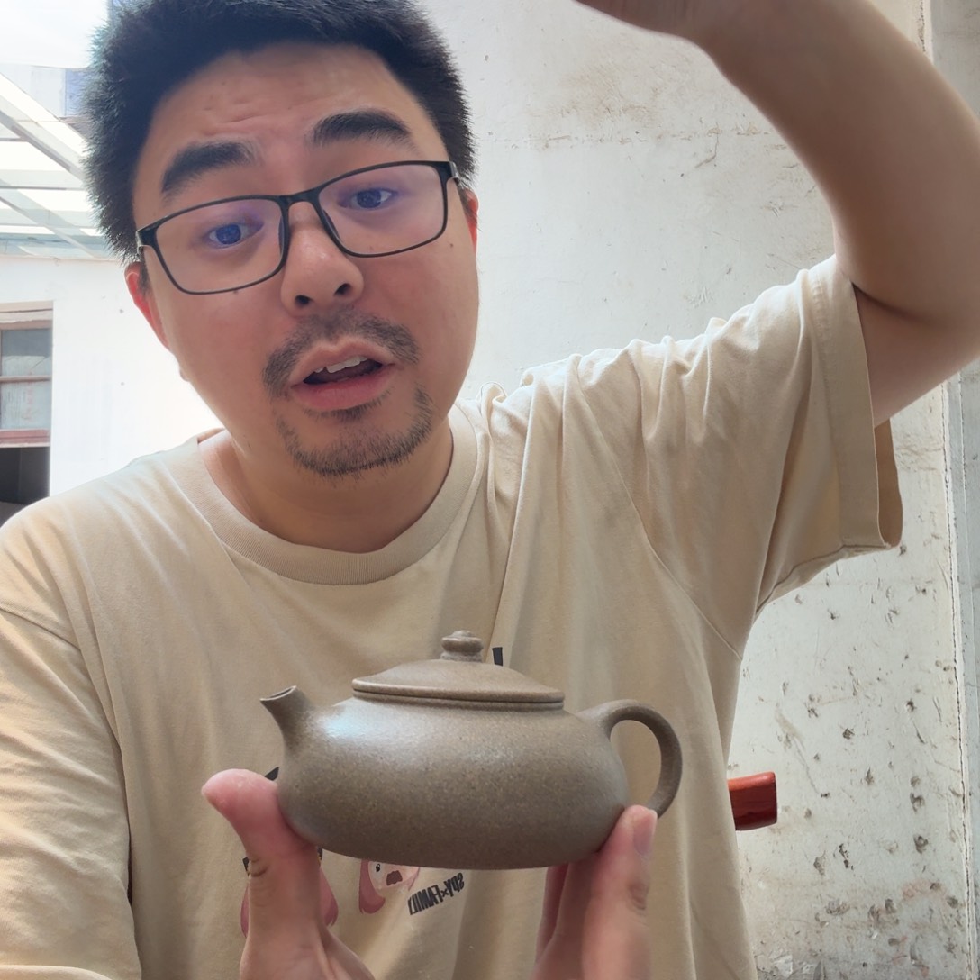茶壶红泥微瑕的壶
