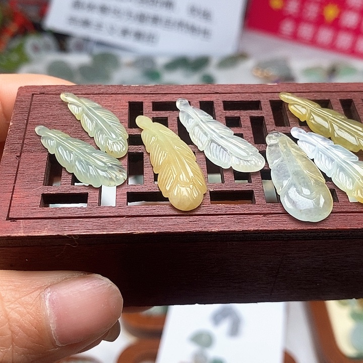 翡翠颈饰未镶嵌一个88