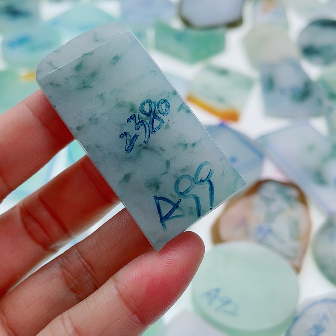 定制翡翠未镶嵌亿弘翡翠片料定制雕刻