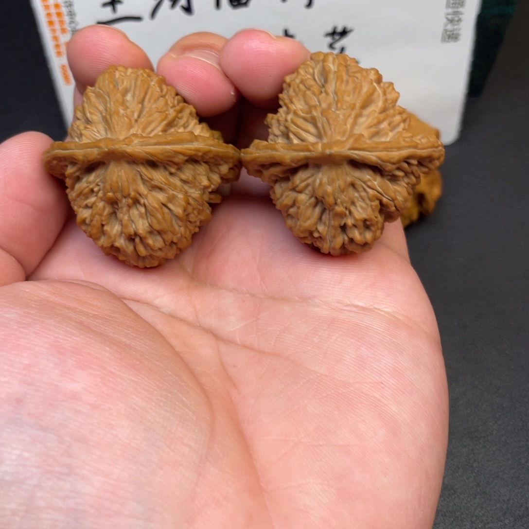 文玩核桃吊坠四座楼