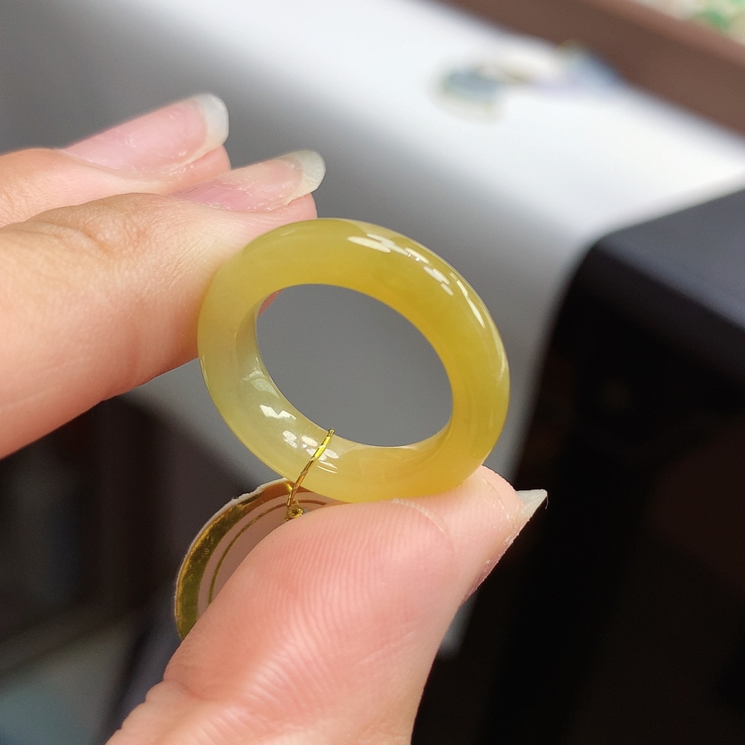 翡翠戒指未镶嵌赵*睿11号