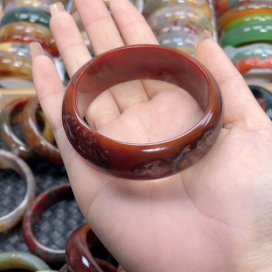 玛瑙/玉髓手镯未镶嵌58