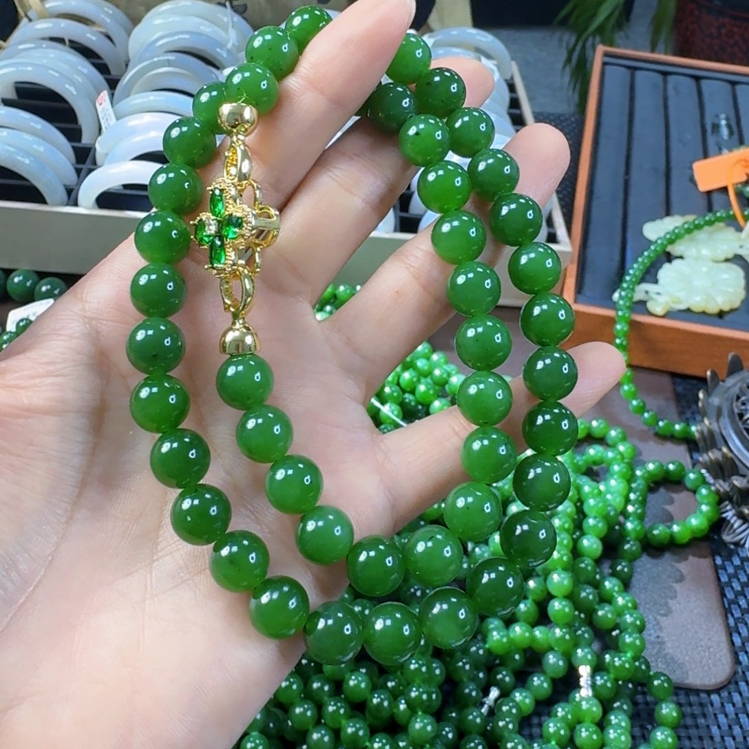 颈饰未镶嵌和田玉（碧玉）卡10