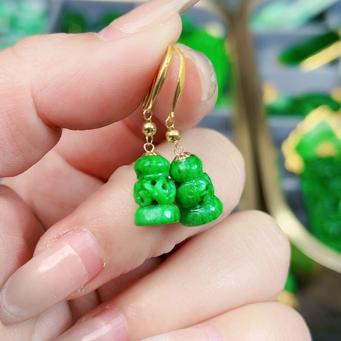 翡翠颈饰18K金镶嵌耳饰