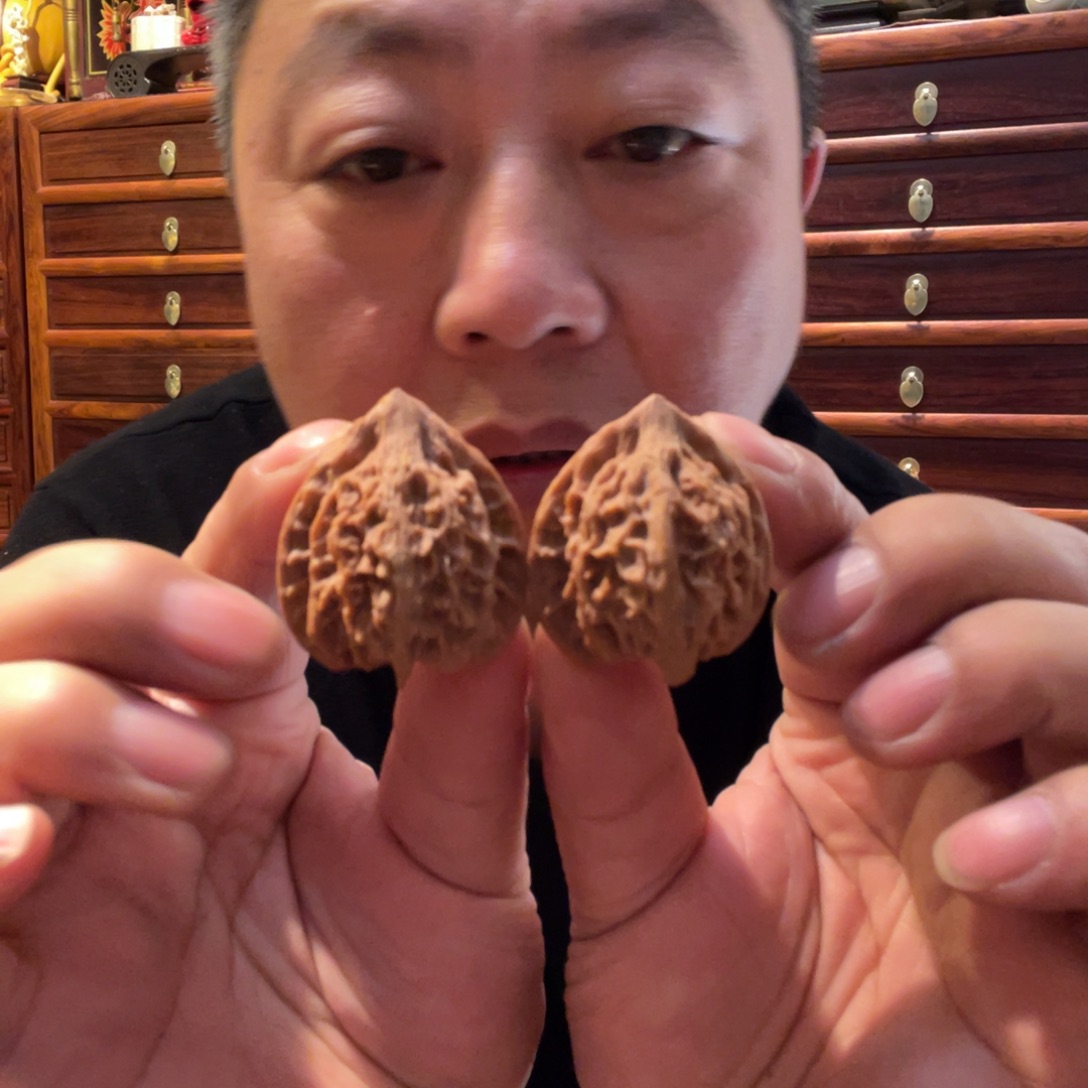 文玩核桃吊坠灯笼狮子头