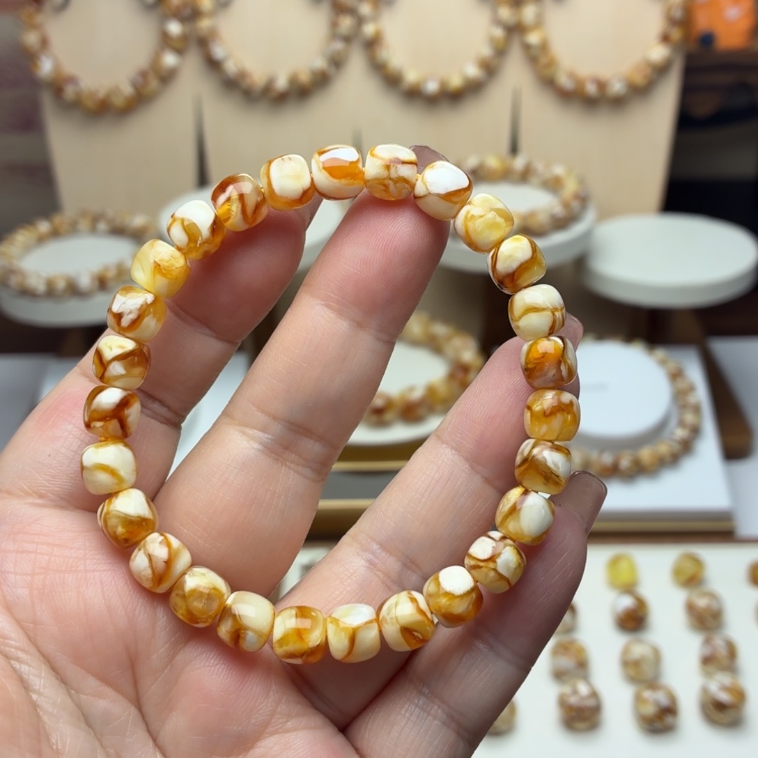 8mm沁色精工老型手串