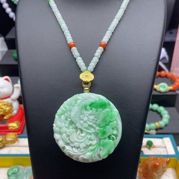 翡翠未镶嵌颈饰翡翠凤凰