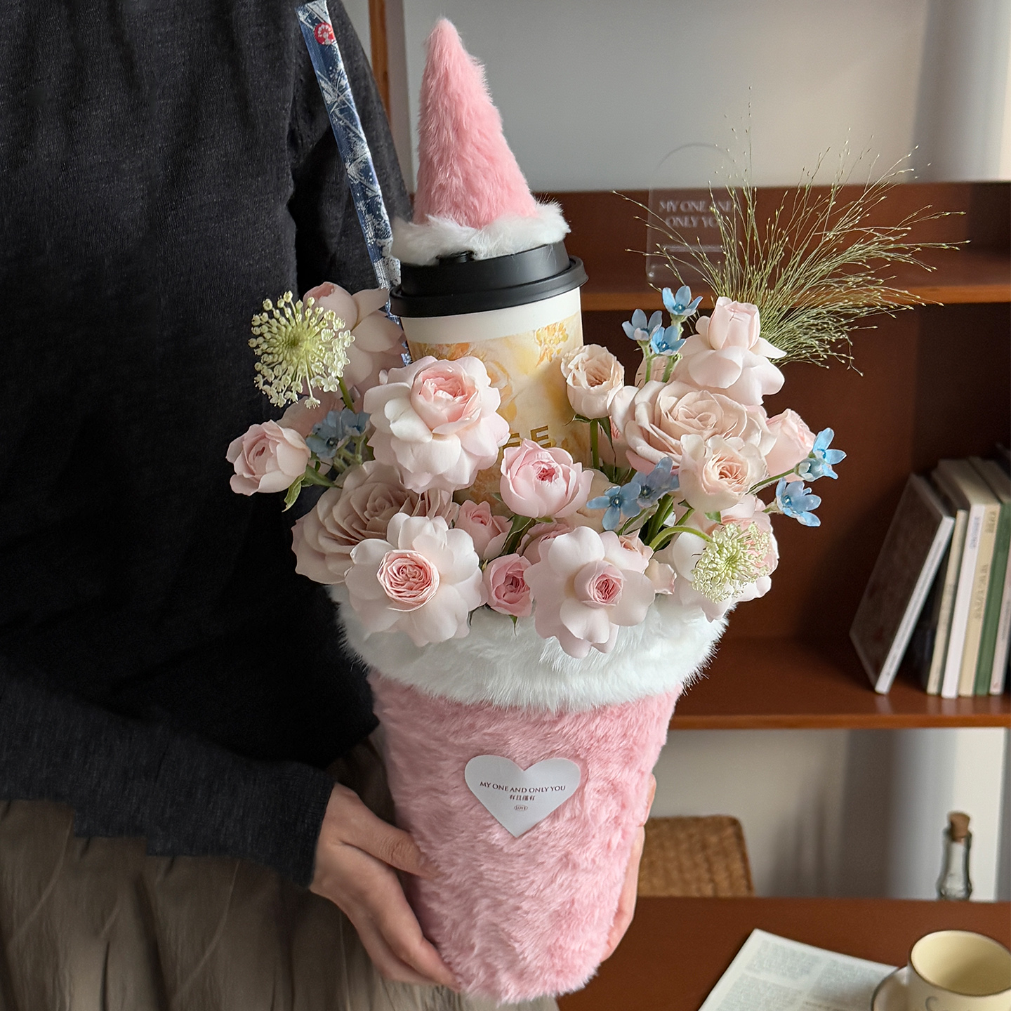 十三花材圣诞节奶茶苹果包花杯毛绒插花盒花艺材料礼物花束包装盒