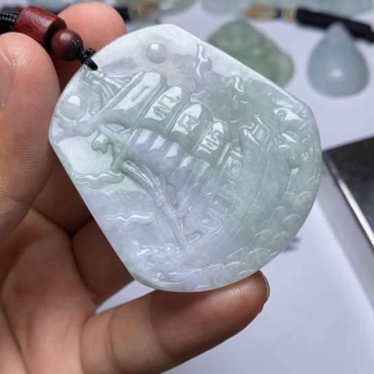 翡翠未镶嵌颈饰翡翠