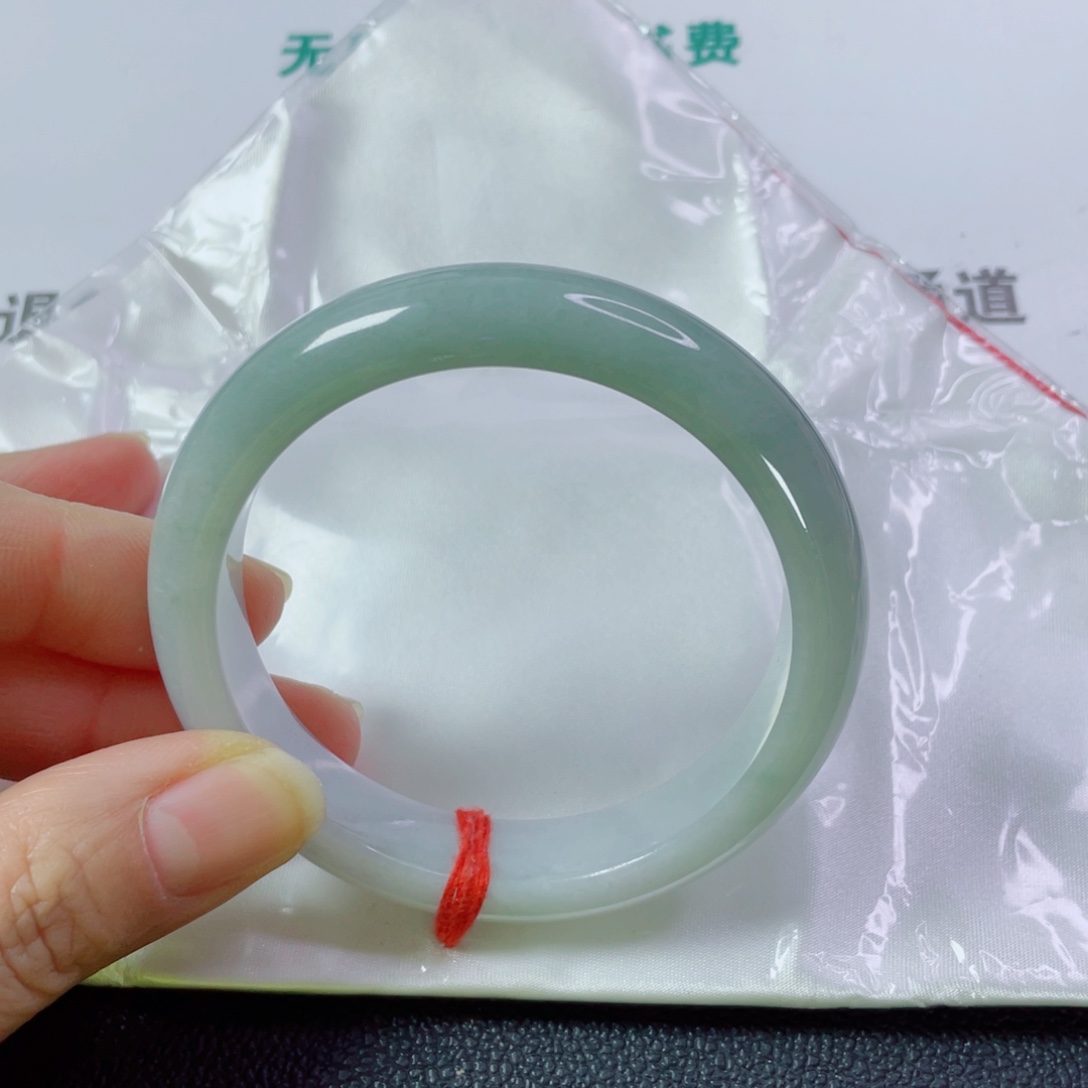 翡翠未镶嵌手镯圈口59宽13.2厚8.8