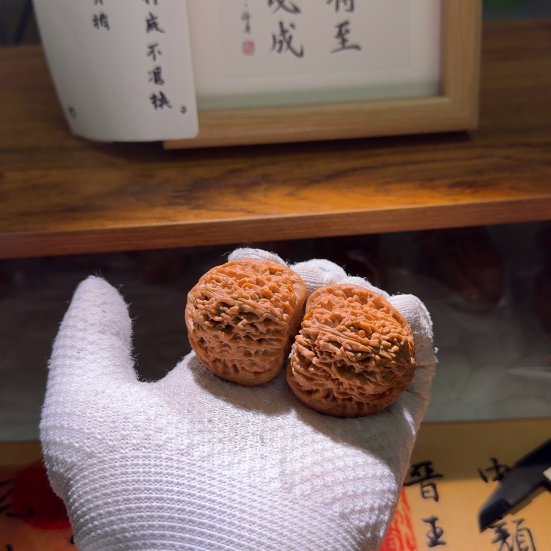 文玩核桃吊坠41.5三角南疆石