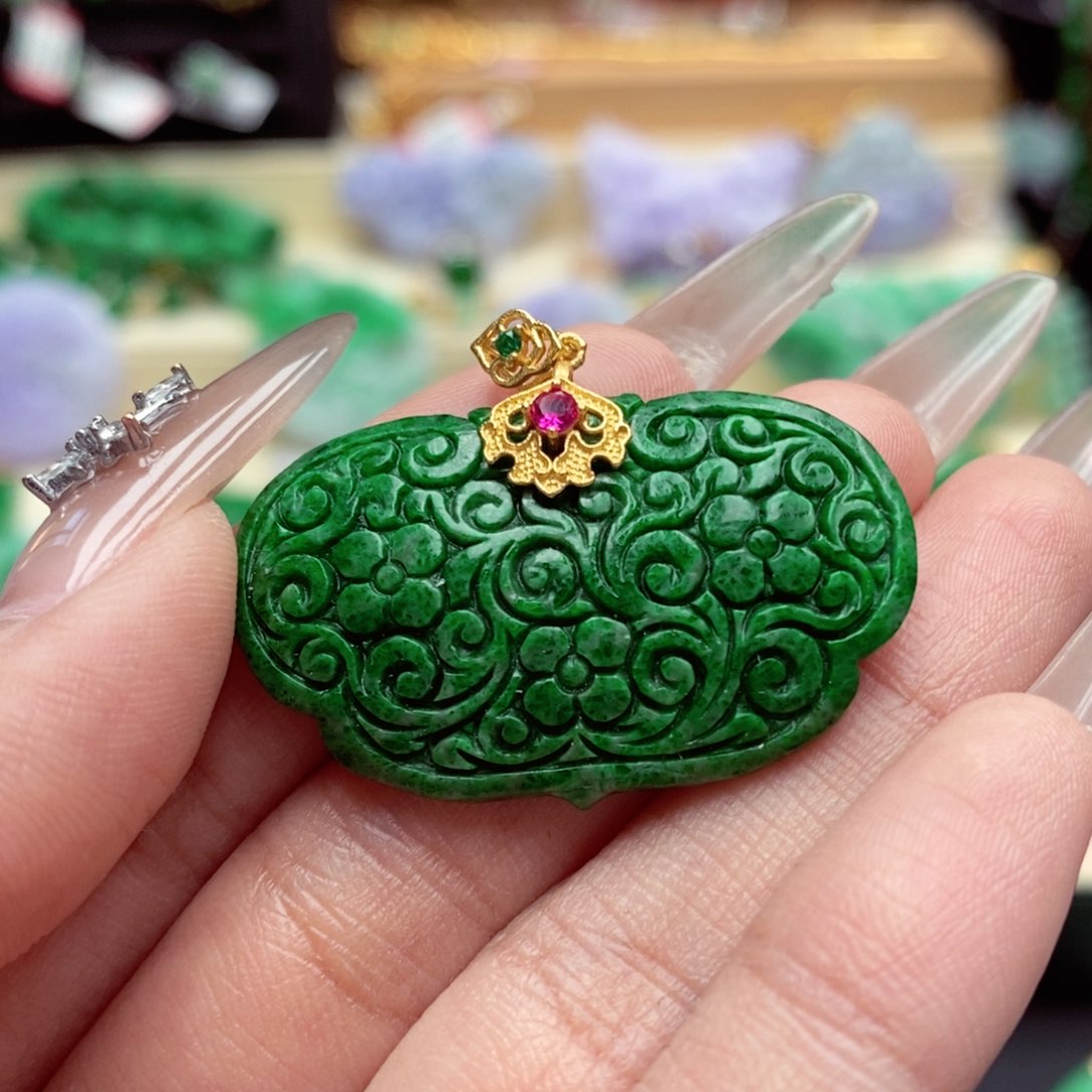 颈饰未镶嵌翡翠翡翠吊坠（微瑕）
