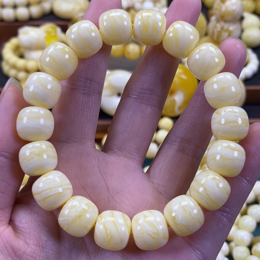 琥珀裸石未镶嵌同料手串