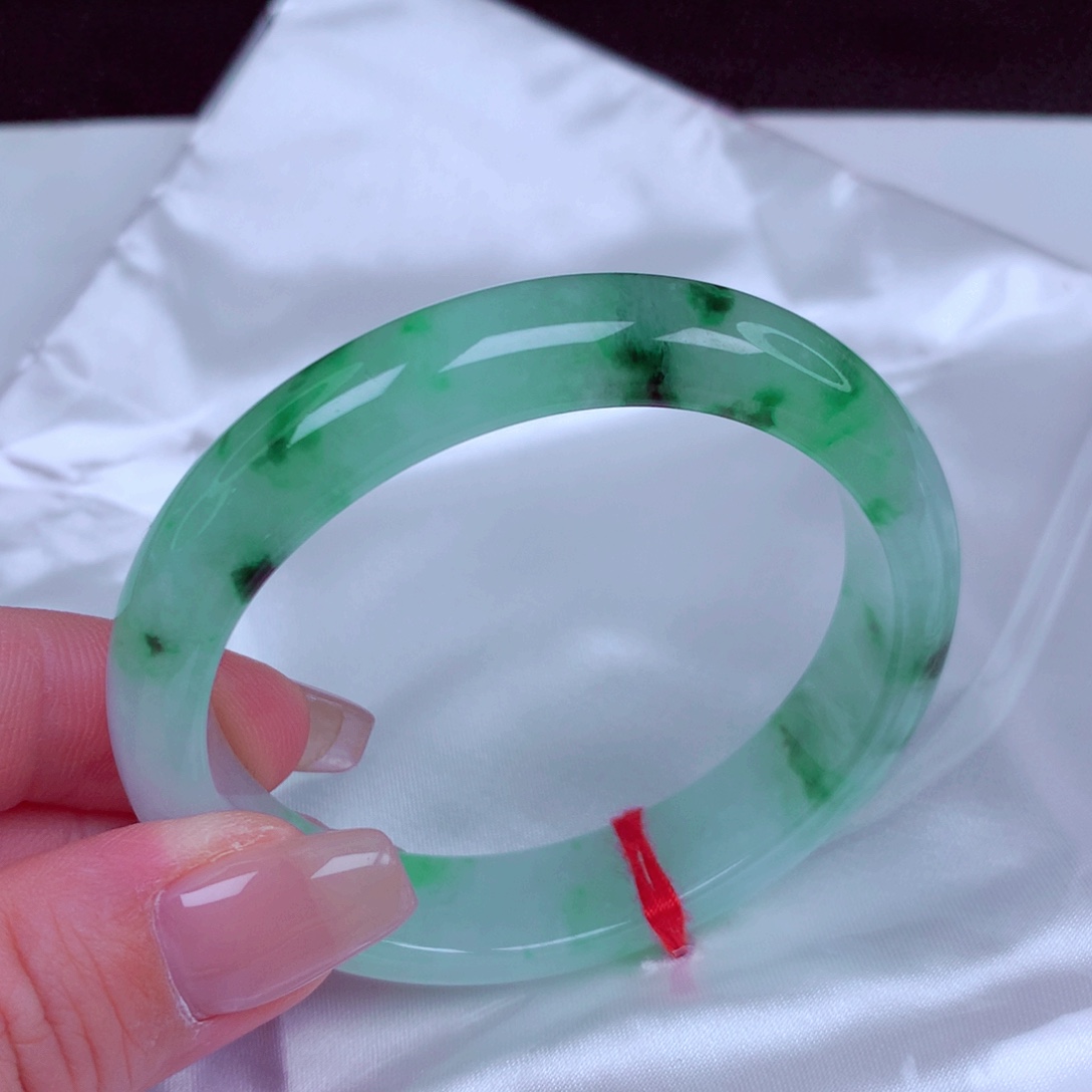 翡翠未镶嵌手镯手镯