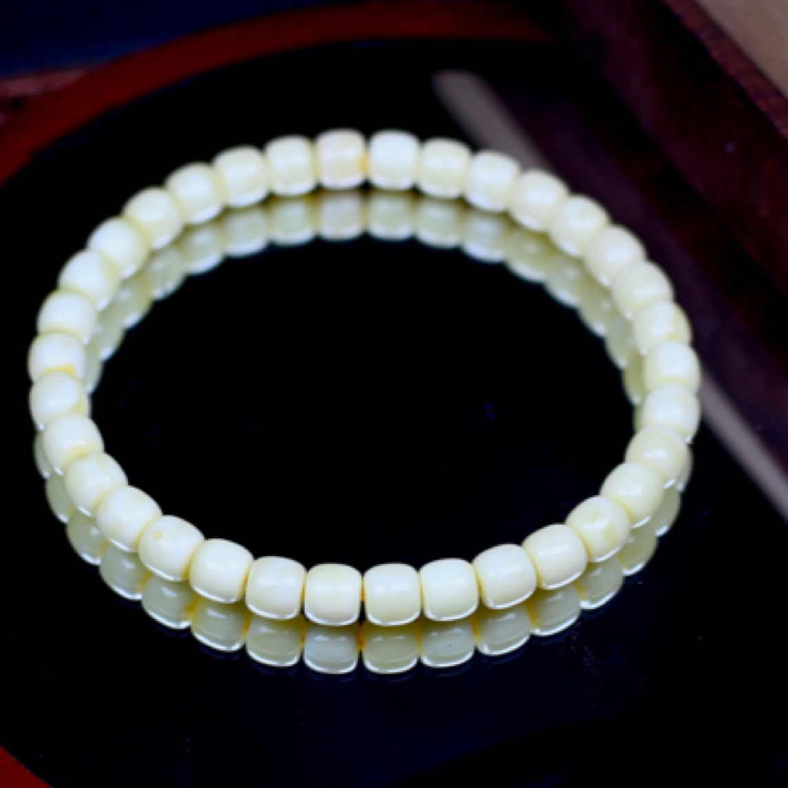 6*5.4mm俄料白蜜老型手串，4.8克，醇蜡无纹，完美归圆，后期走奶酪色