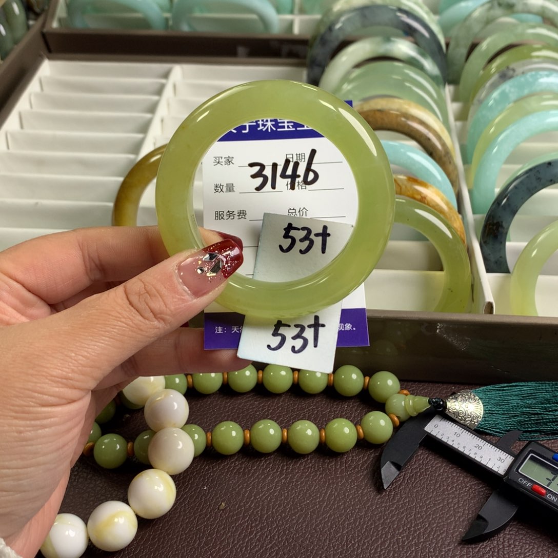 蛇纹石玉手镯未镶嵌3146