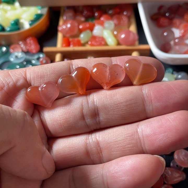 颈饰未镶嵌南红玛瑙