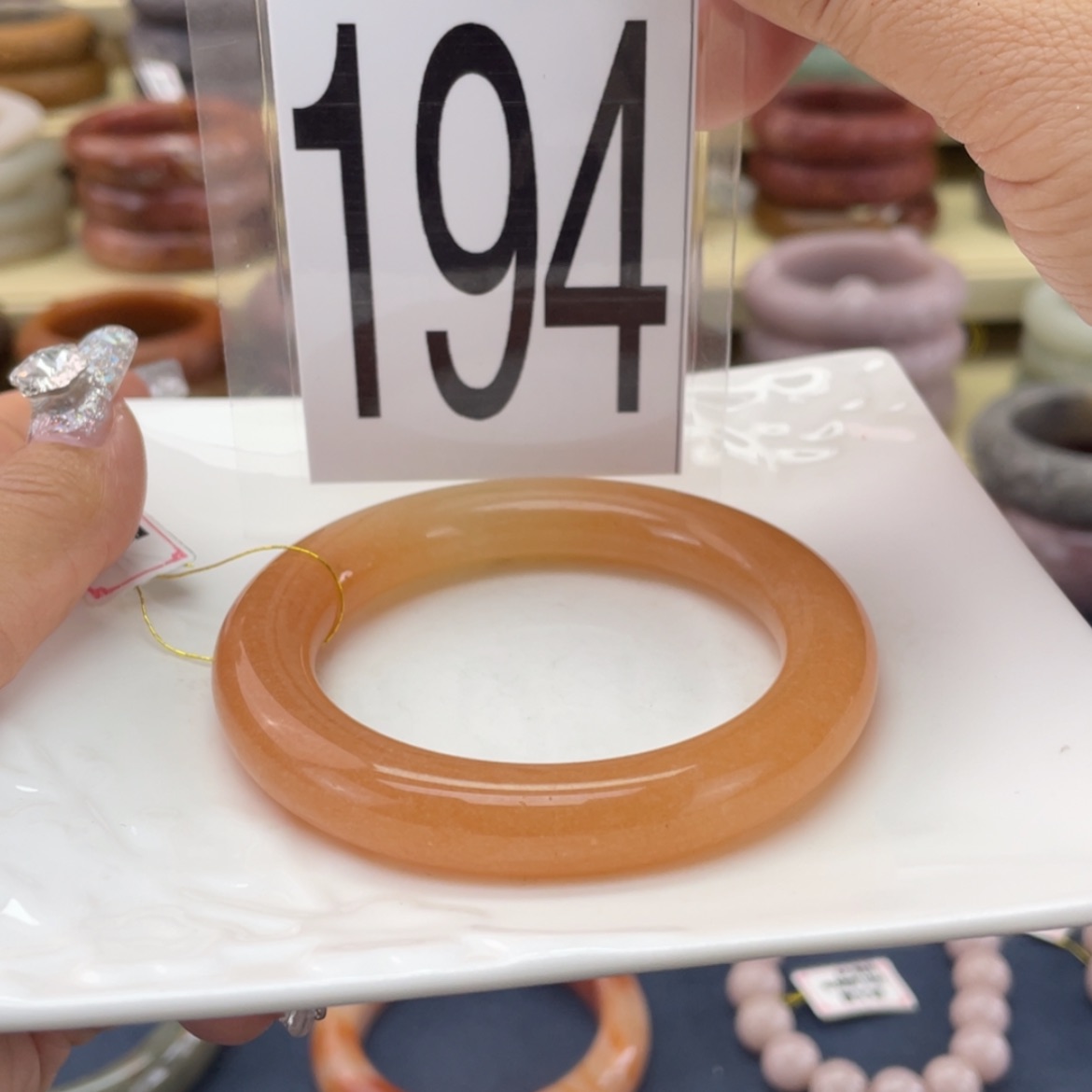 【闪购商品】石英质玉未镶嵌手镯