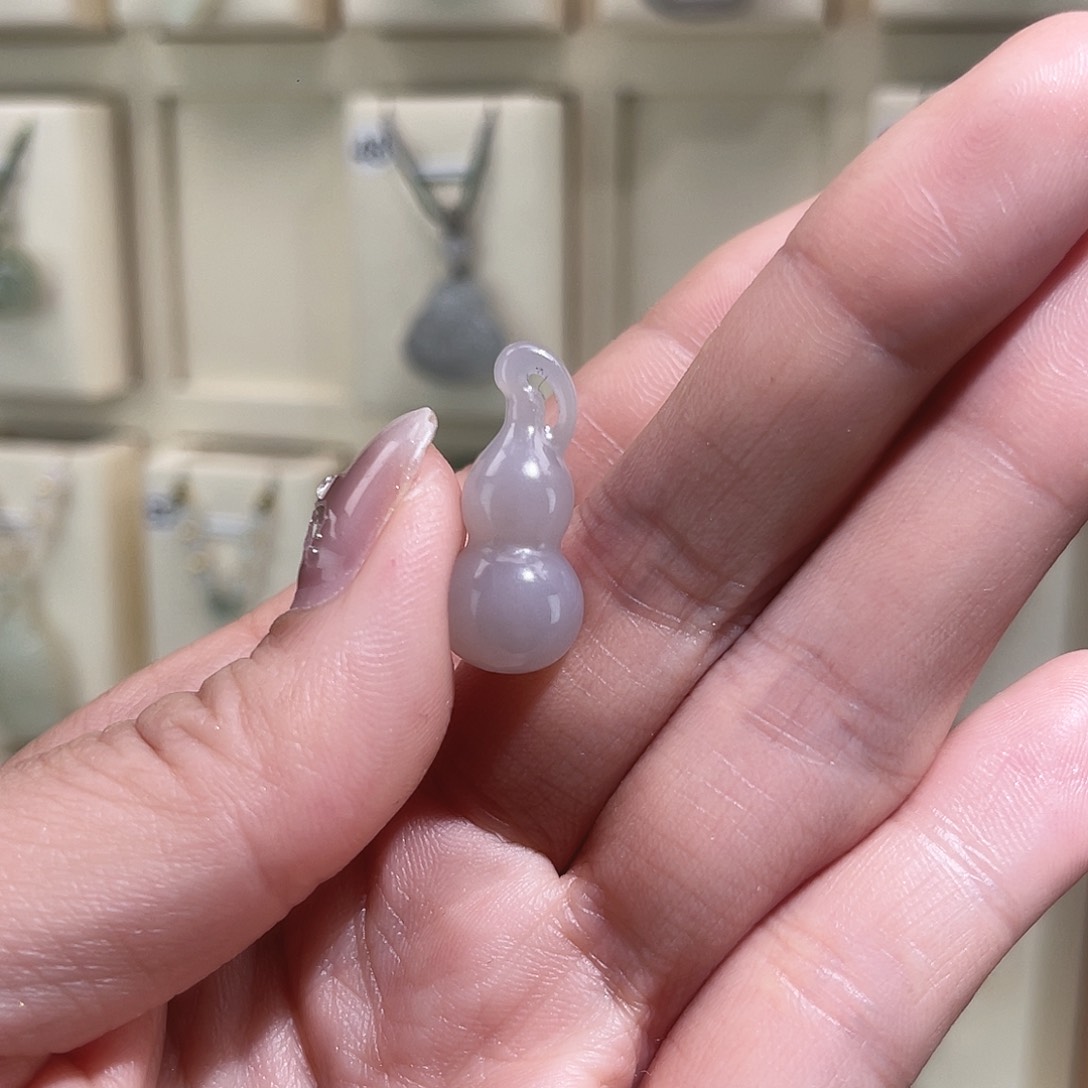 和田玉颈饰未镶嵌葫芦