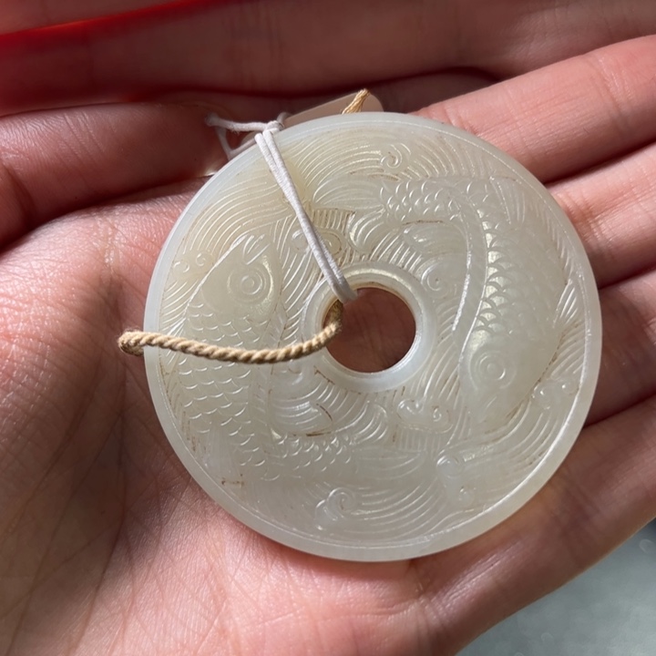 和田玉挂件未镶嵌好**斗