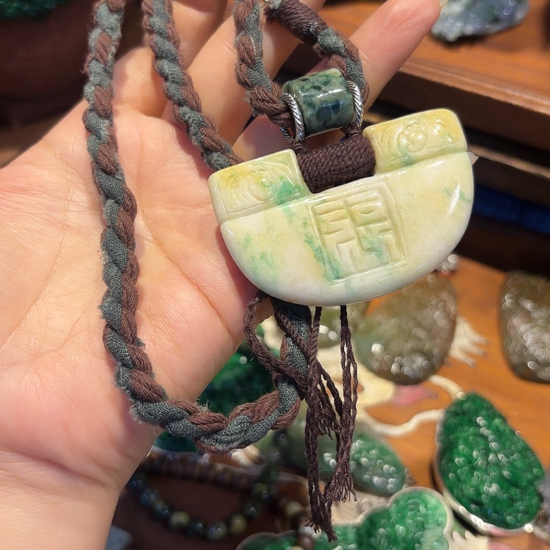 翡翠颈饰未镶嵌原创