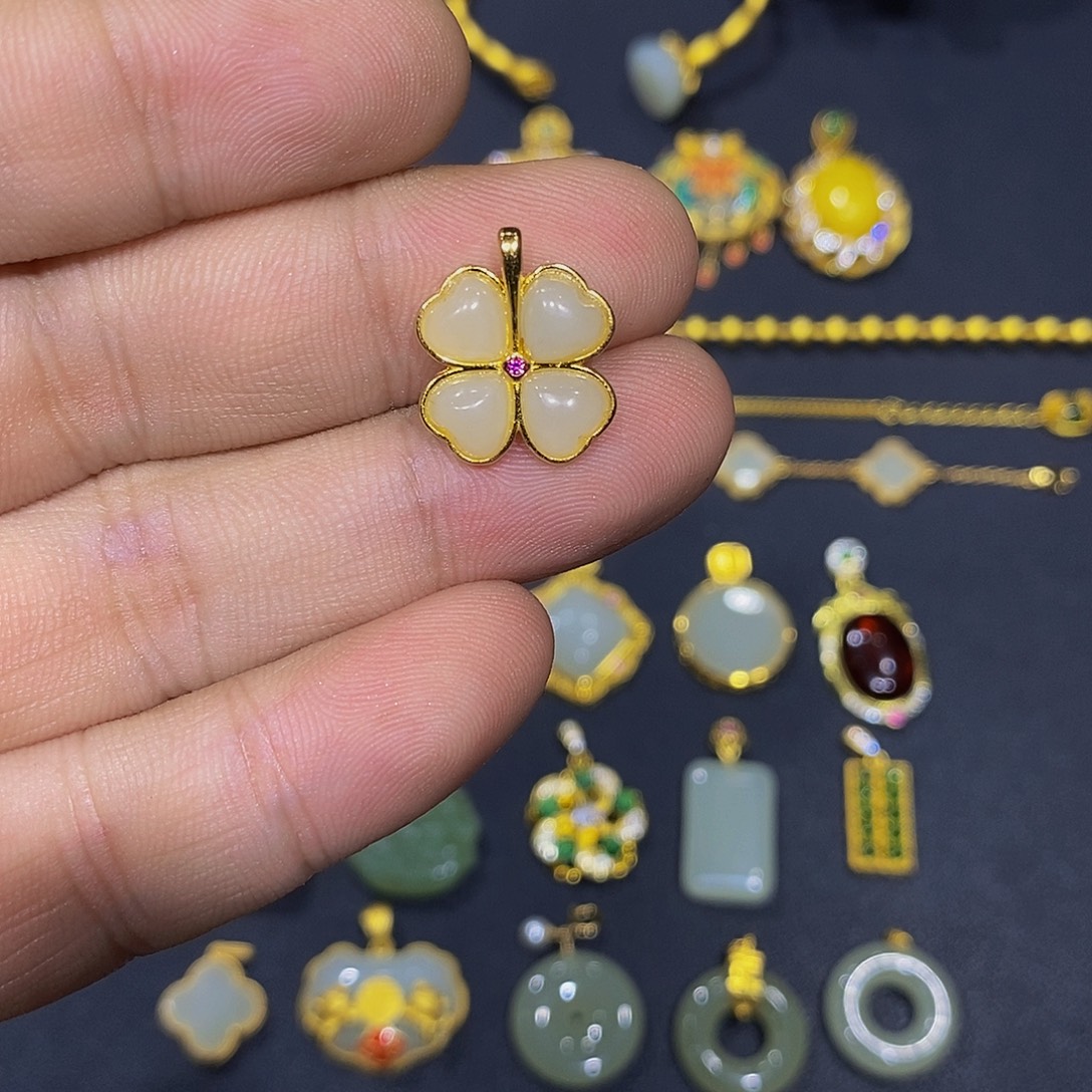 和田玉银S925镀金镶嵌颈饰