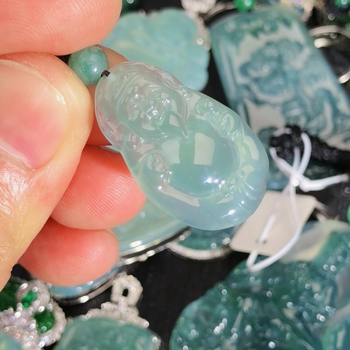 翡翠颈饰未镶嵌1，