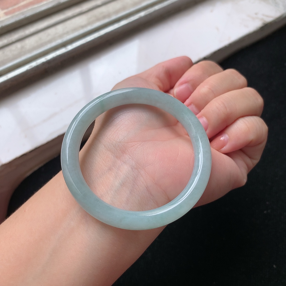 1666号 缅甸天然A货翡翠手镯50/51小圈口浅绿圆条手镯