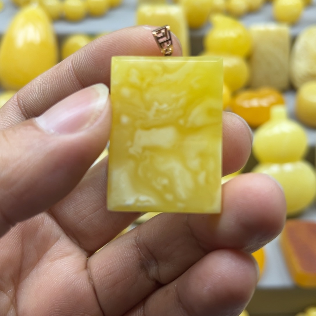 蜜蜡珠宝奇石未镶嵌