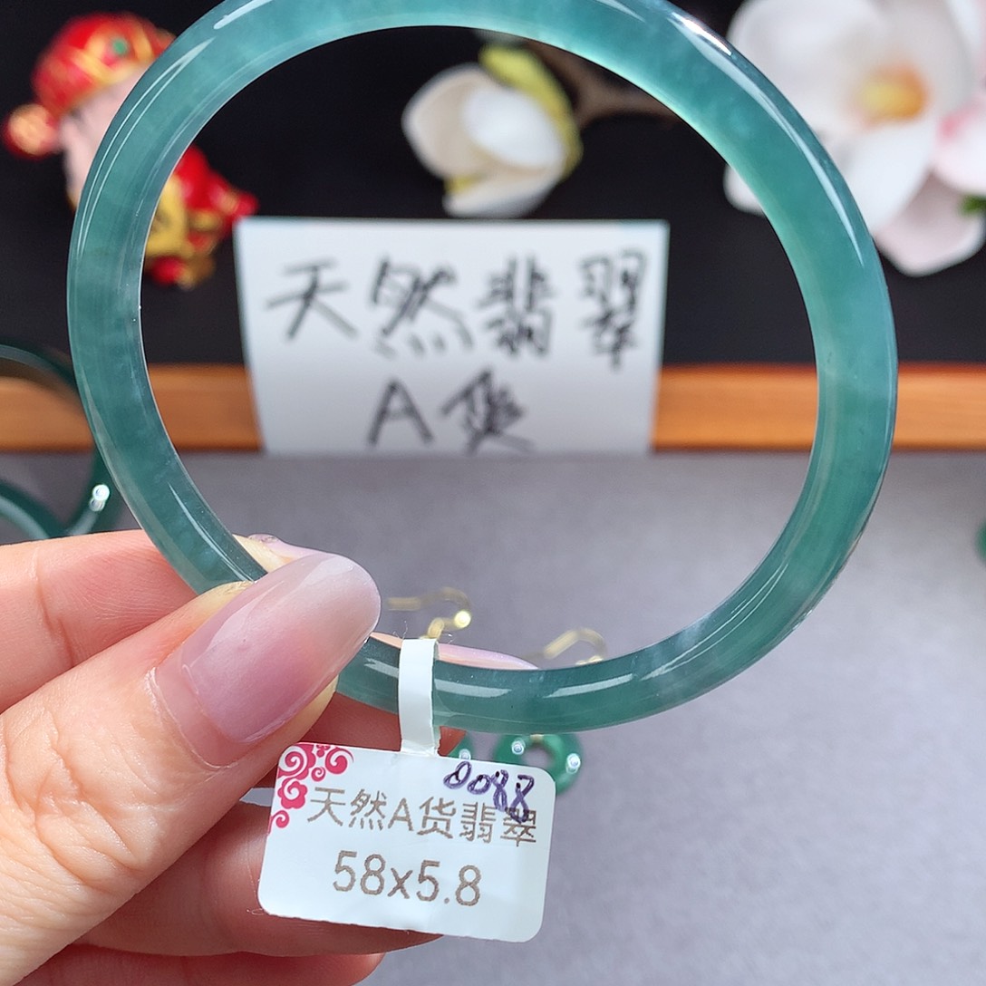 翡翠手镯（圆镯）未镶嵌
