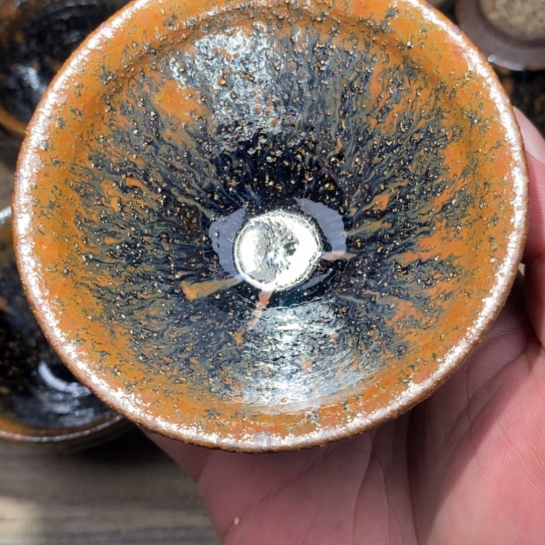 天***闪茶盏21。               