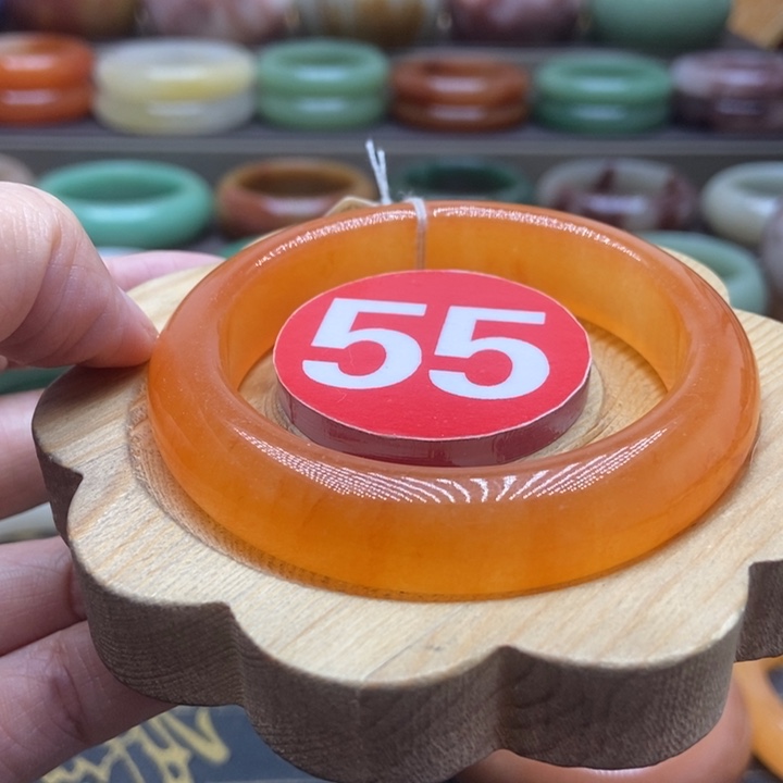 未镶嵌手镯石英质玉