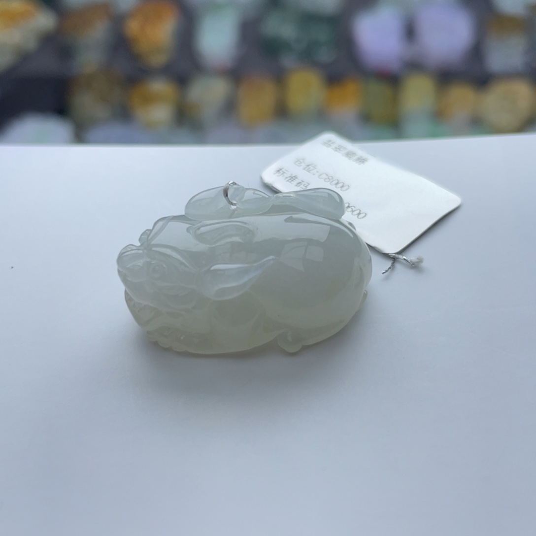 翡翠颈饰未镶嵌E**U貔貅